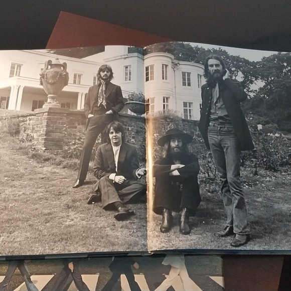 2019 Abbey Road Anniversary Edition Blu-Ray - Picture 5 of 8